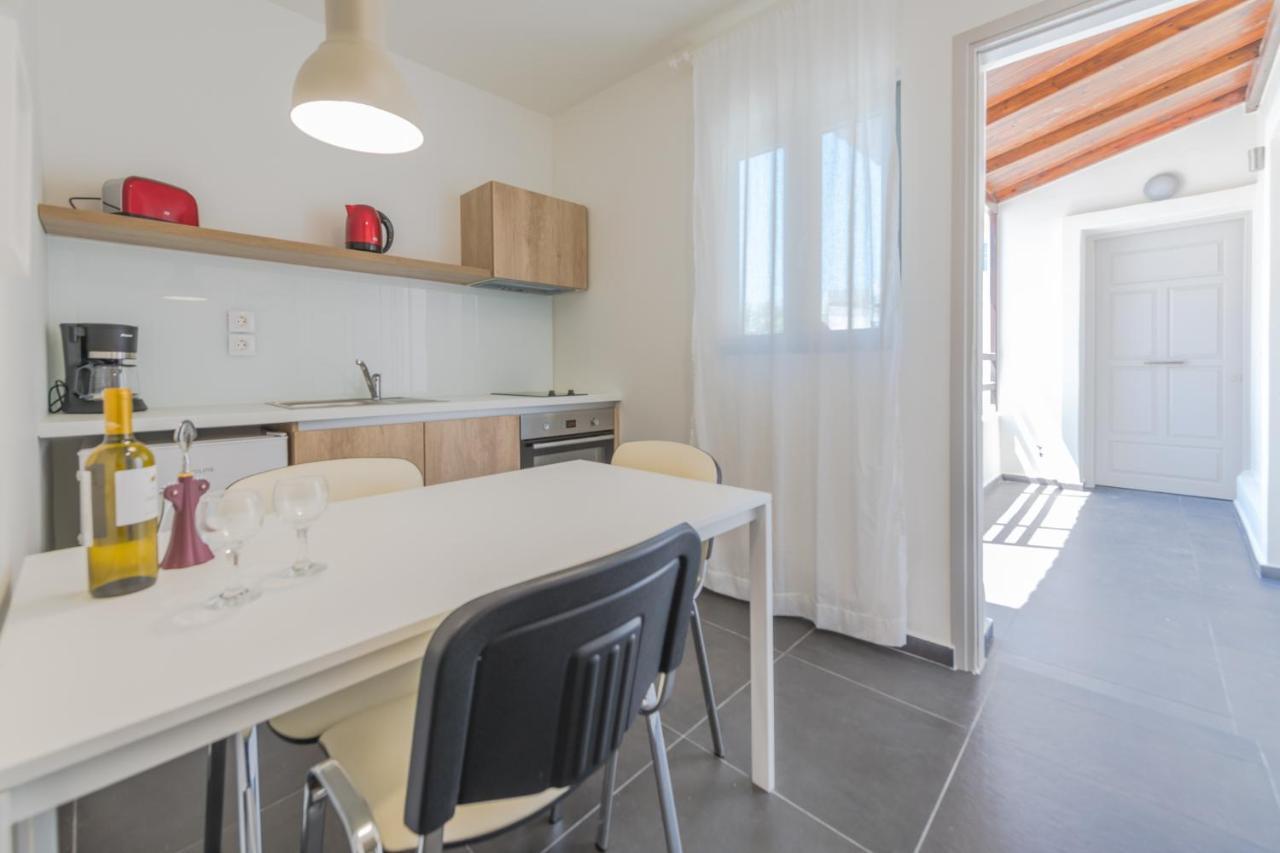 Rotunda Suites Kalamaki Buitenkant foto