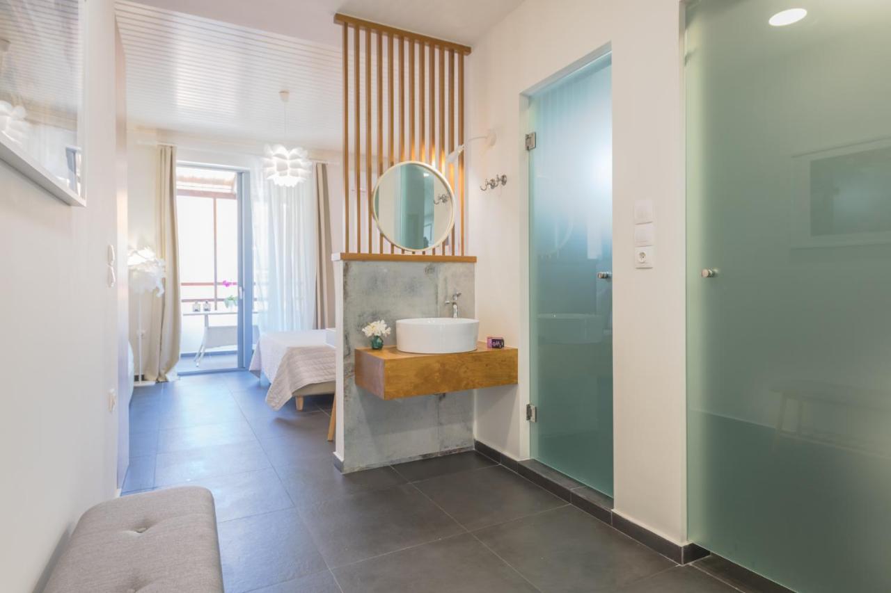 Rotunda Suites Kalamaki Buitenkant foto